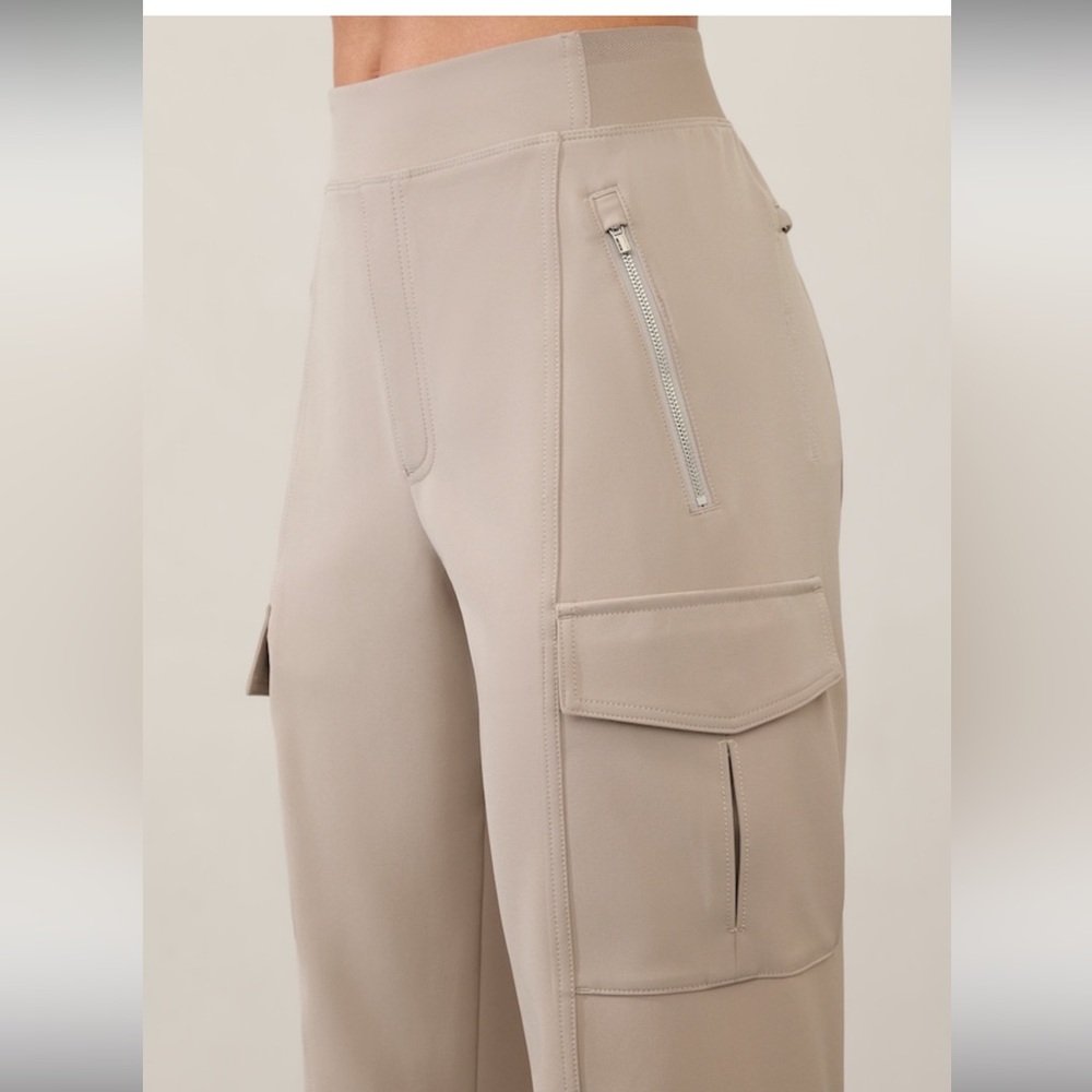 NWT-Athleta Endless Cargo Pant, Size 4 & 10 - Picture 4 of 10